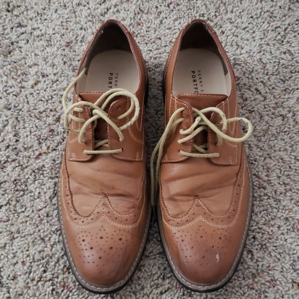 Dress shoes